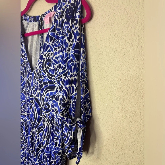 Lilly Pulitzer Bryce Romper in Bright Navy Taverna Tile - Picture 4 of 10